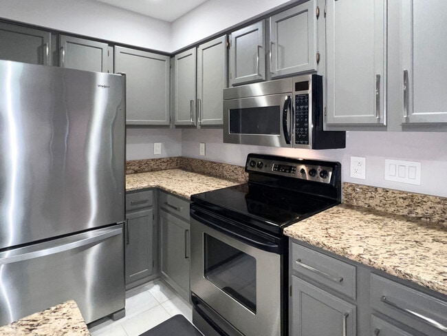 Photo - 221 New Kent Pl