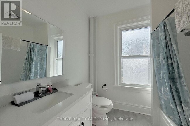 Photo - 230 Grey St