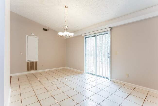 Photo - 3519 Shelly Dr NW