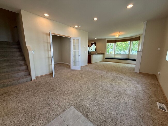 Building Photo - 3 Bedroom 2.5 Bath DuPont Townhome