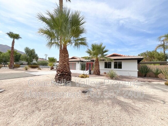 372 W Dominguez Rd