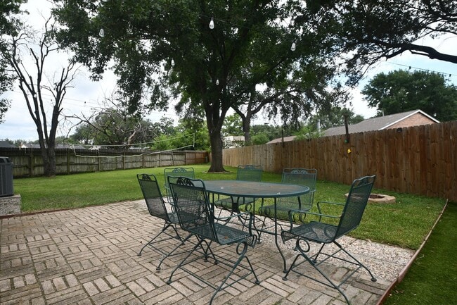 Photo - 7514 Split Oak Ct
