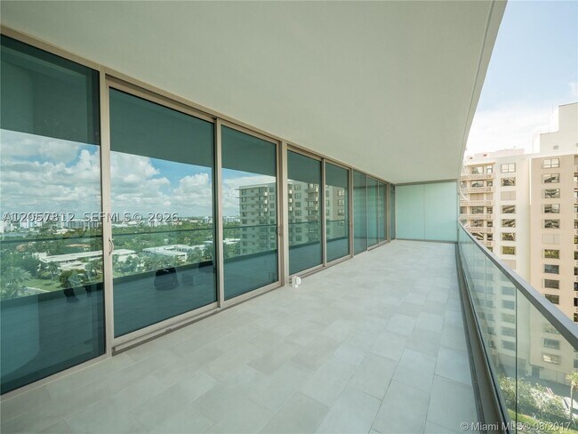 10201 Collins Ave Unit 1005