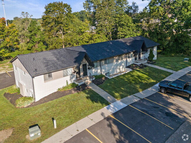 Building Photo - Milford Village Flats Rental