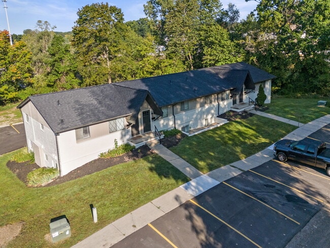 Building Photo - Milford Village Flats Rental
