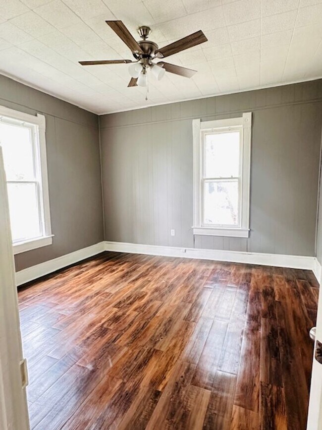 Photo - RECENTLY REMODELED 1 BEDROOM 1 BATH - COZY...
