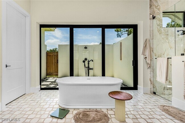 Photo - 618 31st St NW