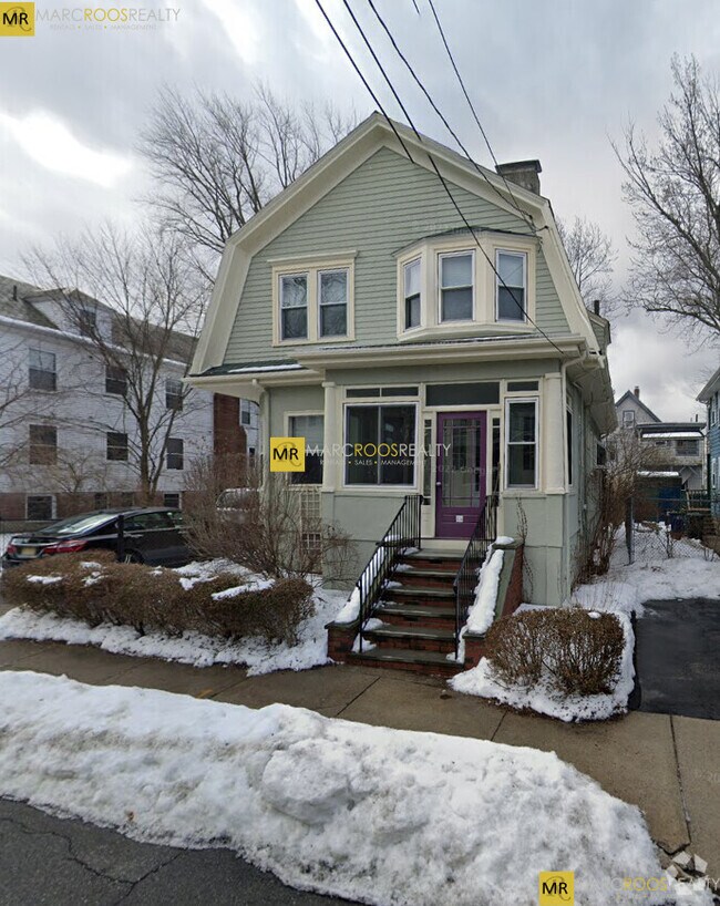 Building Photo - 16 Chetwynd Rd Unit 1 Rental