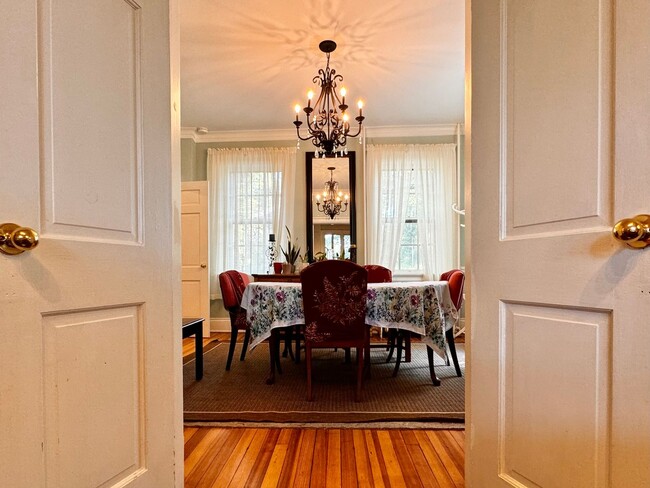 Photo - 29 University Cir Unit A