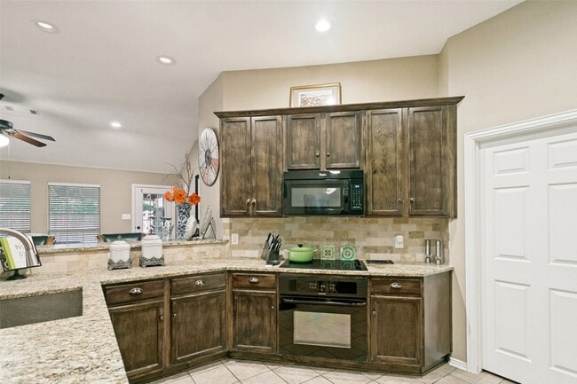 Photo - 5212 Spicewood Dr