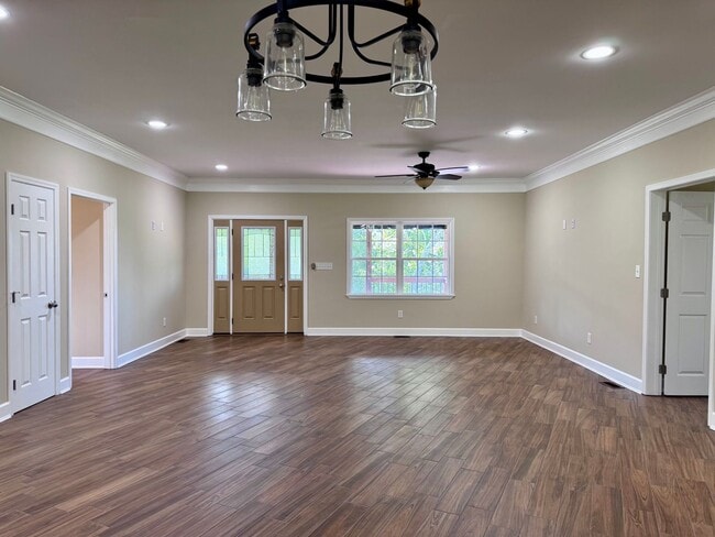 Photo - 169 Gaines Rd NE