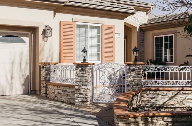 Photo - 1634 Ivy Ct