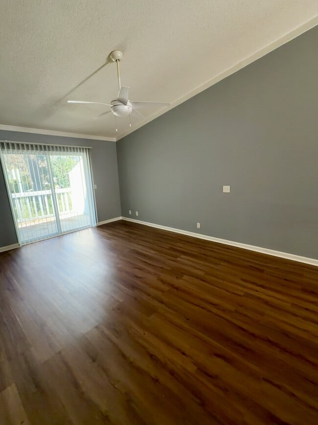 Photo - 105 Shoals Dr