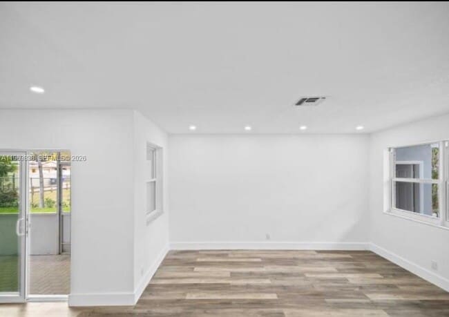 Photo - 816 N Golf Dr