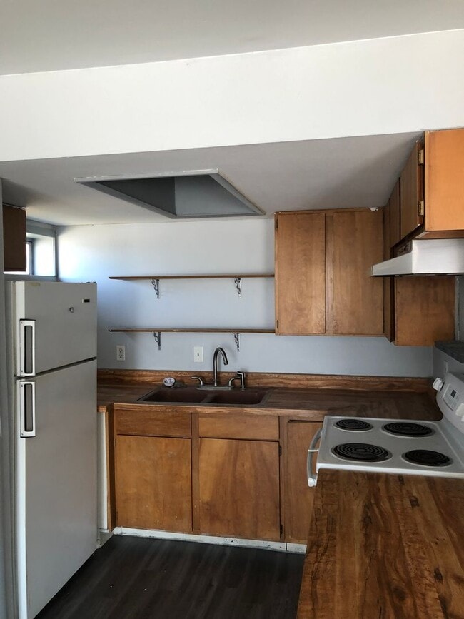 Photo - MM-36 W Main Unit 36 W Main Upper