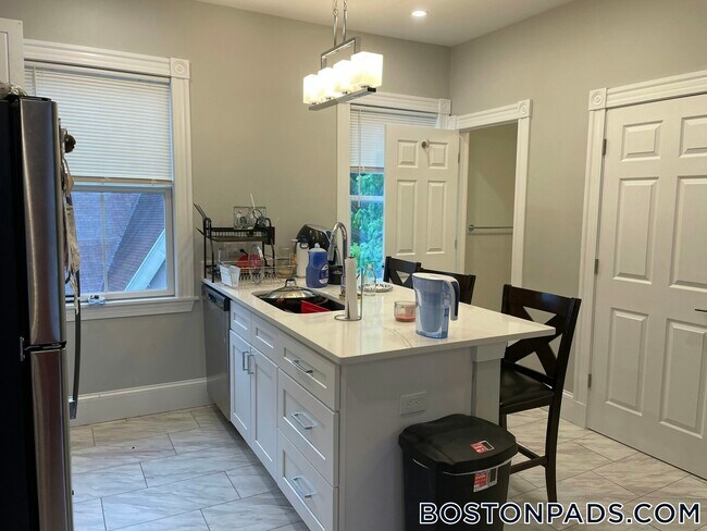 Photo - 267 E Cottage St Unidad 3