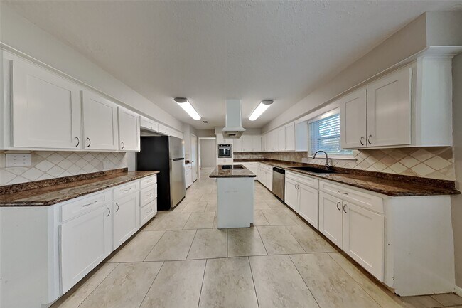 Photo - 3315 Redwood Lodge Dr