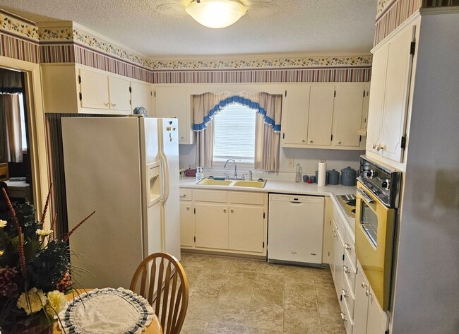 Photo - 3 Bedroom, 3 Bath