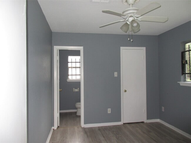 Photo - 6315 Roughlock St