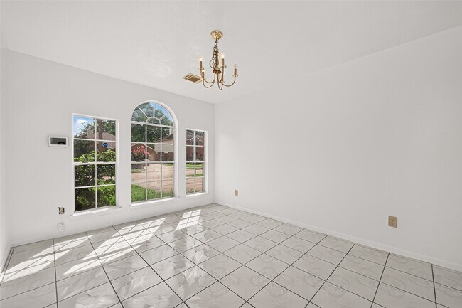 Photo - 8202 Worthington Dr