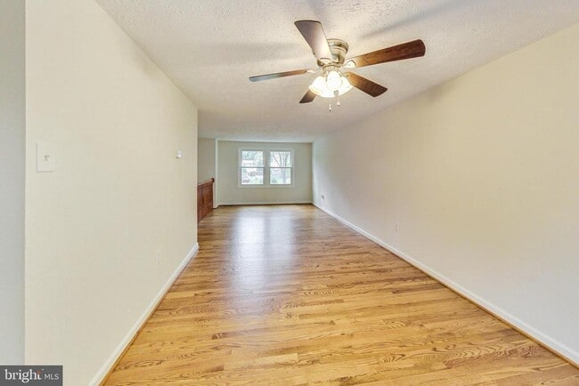 Photo - 6307 Willow Way
