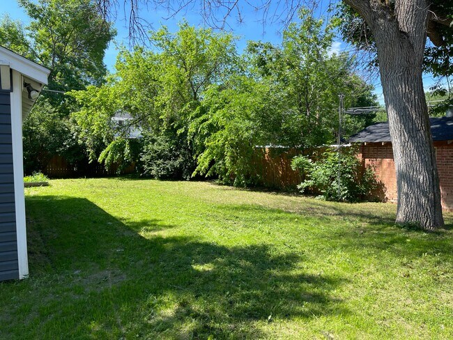 Photo - 3 bedroom house - Pet Friendly, Garage, Fe...