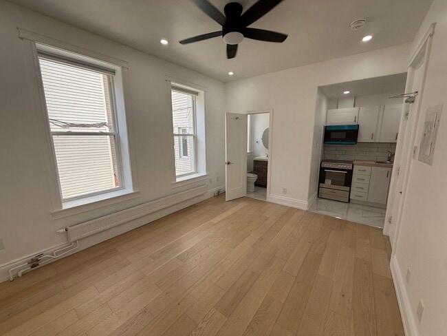 Building Photo - 320 Cooper St Unit 8