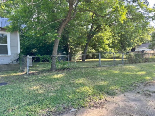 Photo - 3223 Pecan St