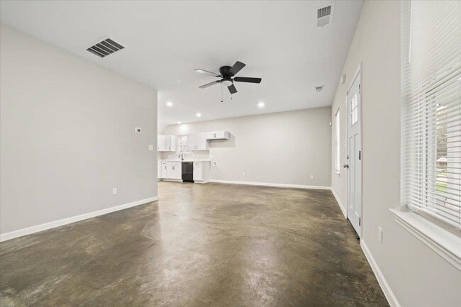 Photo - 2845 Yale Ave