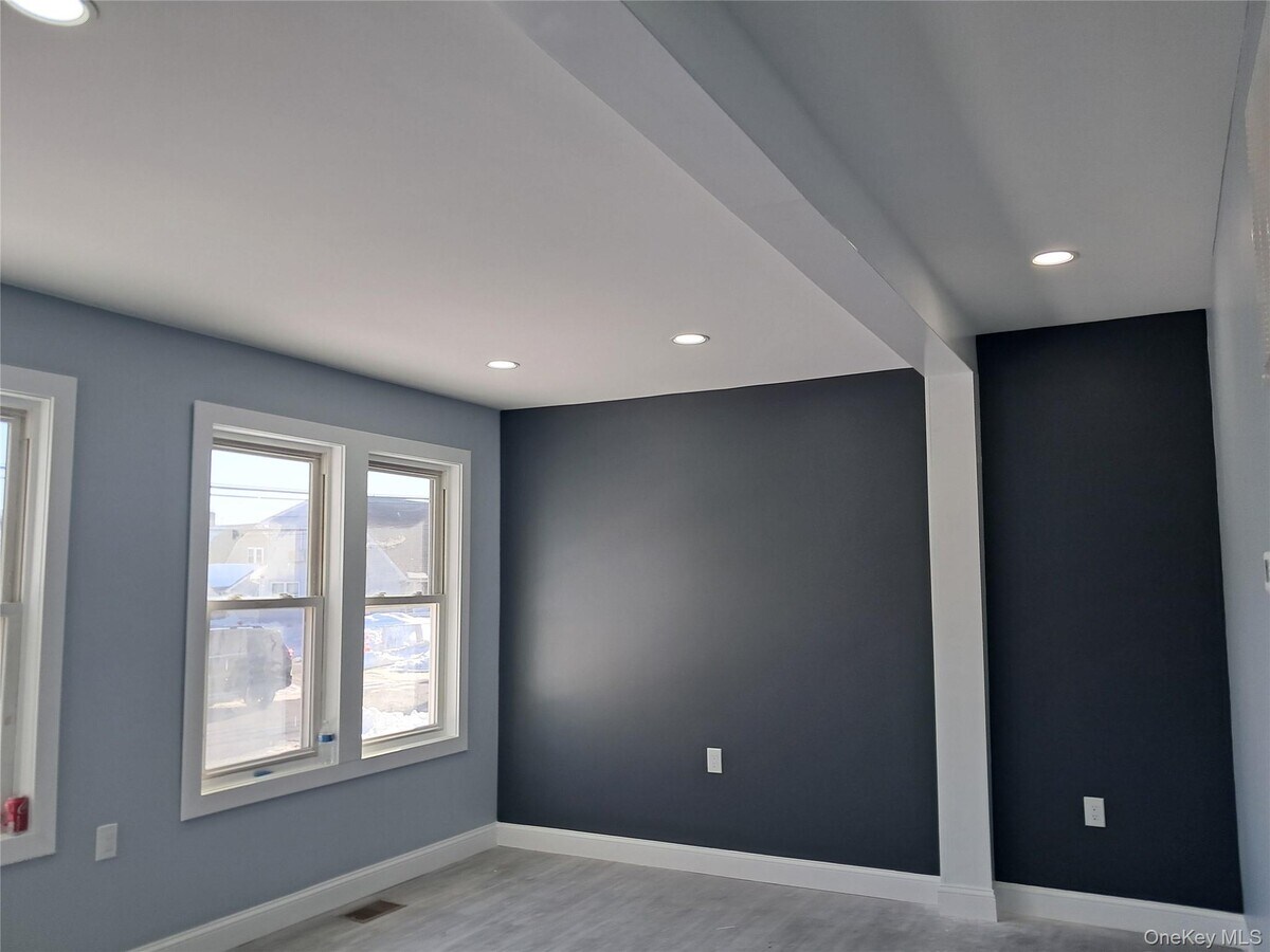 Photo - 160 Garfield Ave