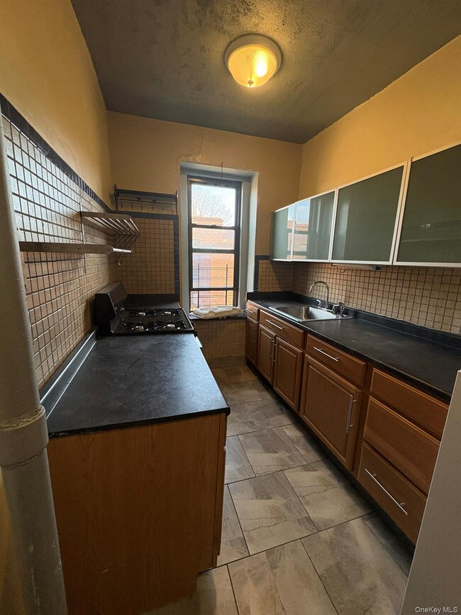 Photo - 37-20 83rd St Unidad 5N