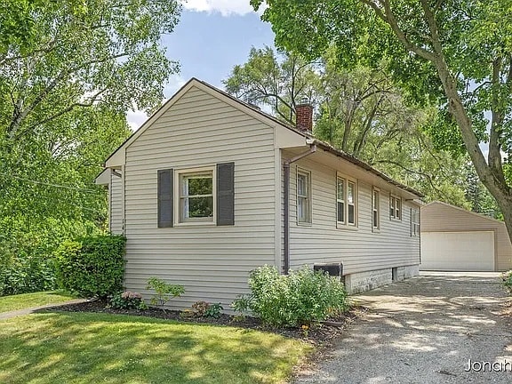 Photo - 146 Bowne St NE