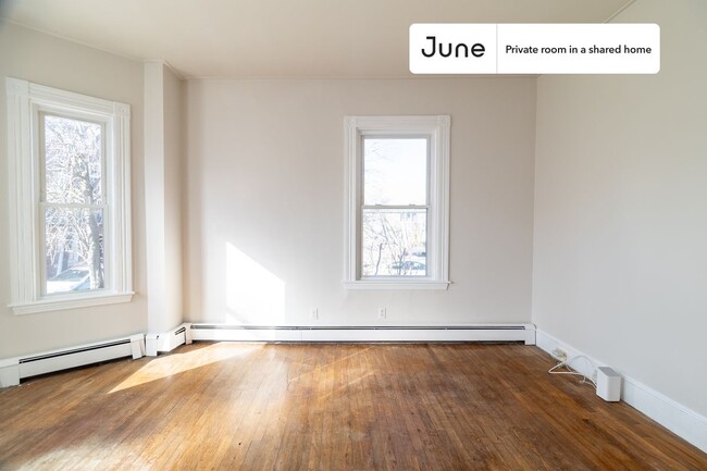 Private bedroom in 3 bed/1 bath Home - Private bedroom in 3 bed/1 bath Home Unidad C