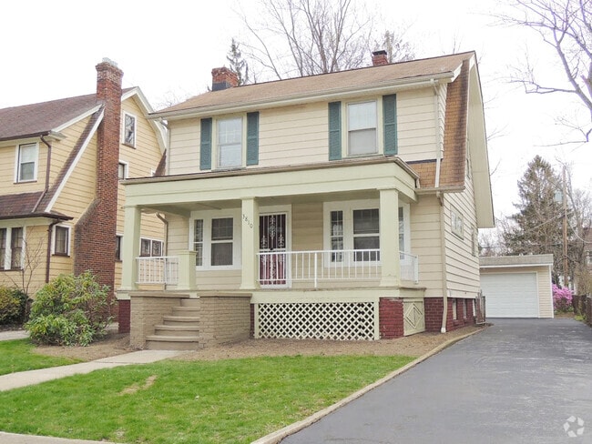 Building Photo - Updated 3 Bedroom - 1.5 Bathroom Cleveland... Rental