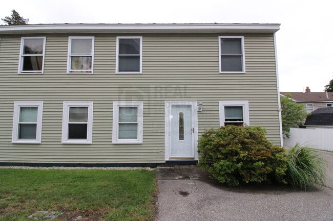 Building Photo - 4 Bicknell St