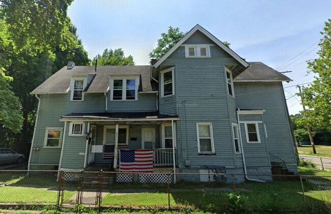 Building Photo - 1377 E 66th St