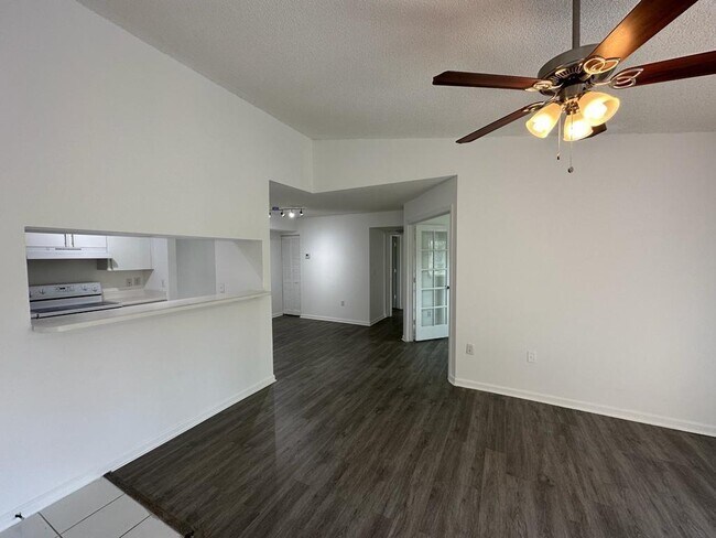 Photo - 4844 N State Road 7 Unit 305