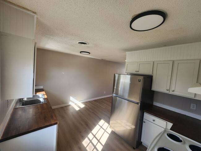 Photo - Maryville 37804 - 2 bedroom 1 bath duplex - call Tom Parry 865-607-3649