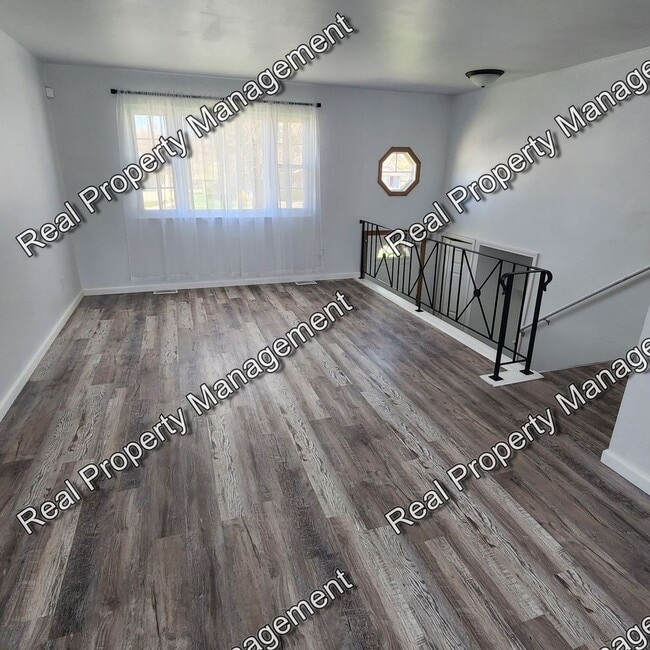 Photo - Four Bedroom Bi-Level