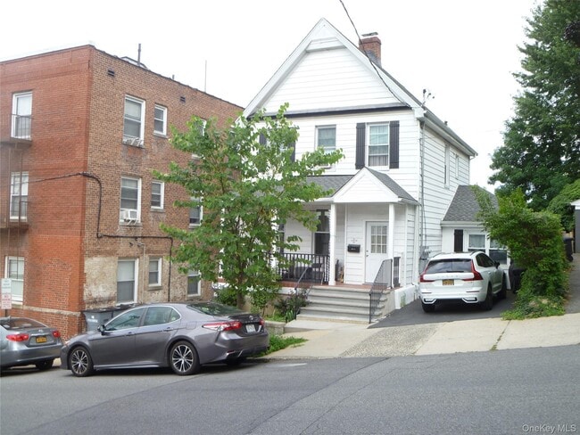 Building Photo - 38 Fairview Ave Unit 1 Rental