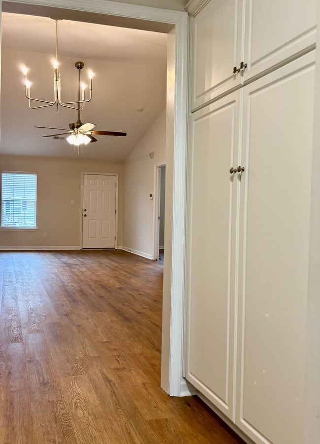 Photo - 327 Greendale Pl