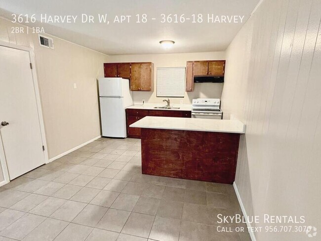 Building Photo - 3616 Harvey Dr W Unit 3616-18 Harvey Rental