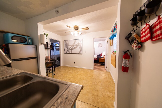 Photo - 2405 45th St Unit Apartment B