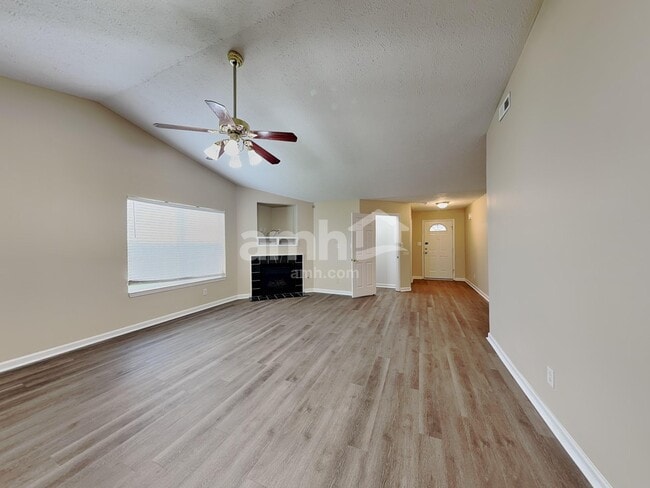 Photo - 1493 Brigade Cir