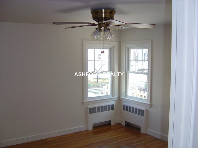 Photo - 24 Loring St