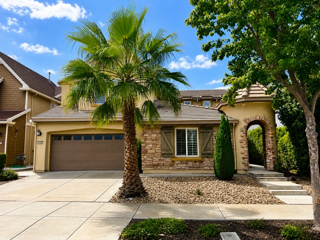 Building Photo - 6238 Murdock Way