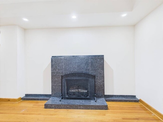Photo - 6311 N Oakley Ave Unit 2