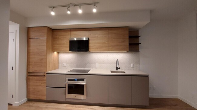 Kitchen - 10448 University Dr Unit 1503