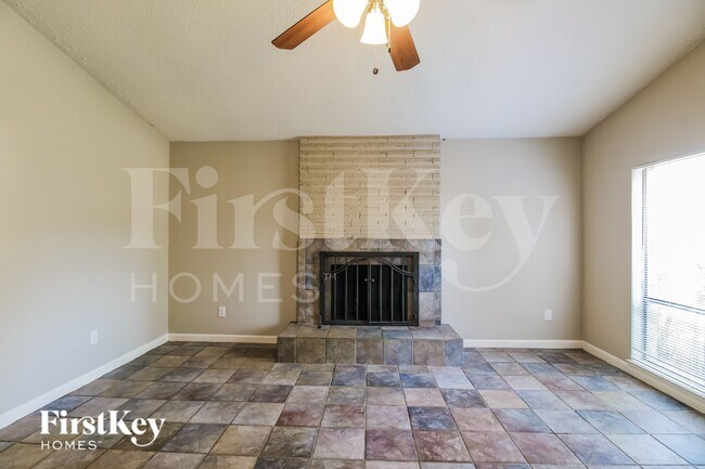 Photo - 4427 Ravine Dr