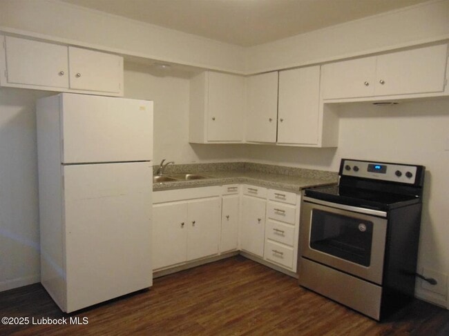 Photo - 2406 46th St